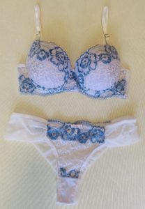 Conjunto Azul e Branco Calcinha de Tule